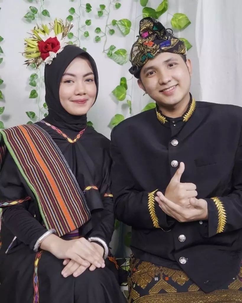 Jirayut pakai baju adat indonesia © 2021 brilio.net Jirayut pakai baju adat indonesia © 2021 brilio.net