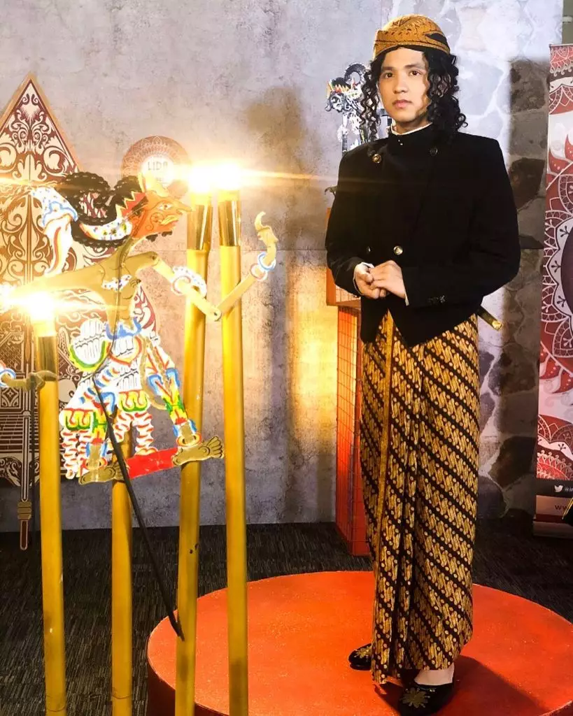 Jirayut pakai baju adat indonesia © 2021 brilio.net Jirayut pakai baju adat indonesia © 2021 brilio.net