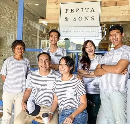 Seleb punya bisnis coffee shop Berbagai sumber 