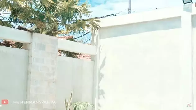 potret kondisi rumah Ashanty & Anang di Bali YouTube/The Hermansyah A6 potret kondisi rumah Ashanty & Anang di Bali YouTube/The Hermansyah A6