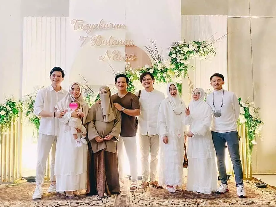 Potret tasyakuran 7 bulanan istri Natta Reza Instagram Potret tasyakuran 7 bulanan istri Natta Reza Instagram
