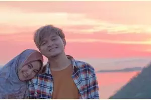 Cara tak biasa Anisa Rahma rayakan anniversary, bukukan kisah cinta