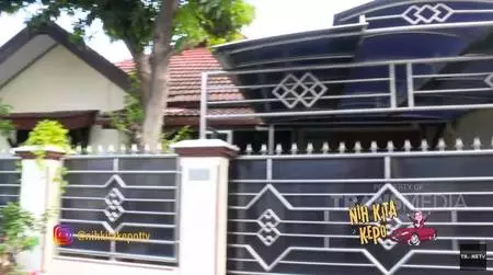 seleb punya rumah sederhana Berbagai sumber  seleb punya rumah sederhana Berbagai sumber