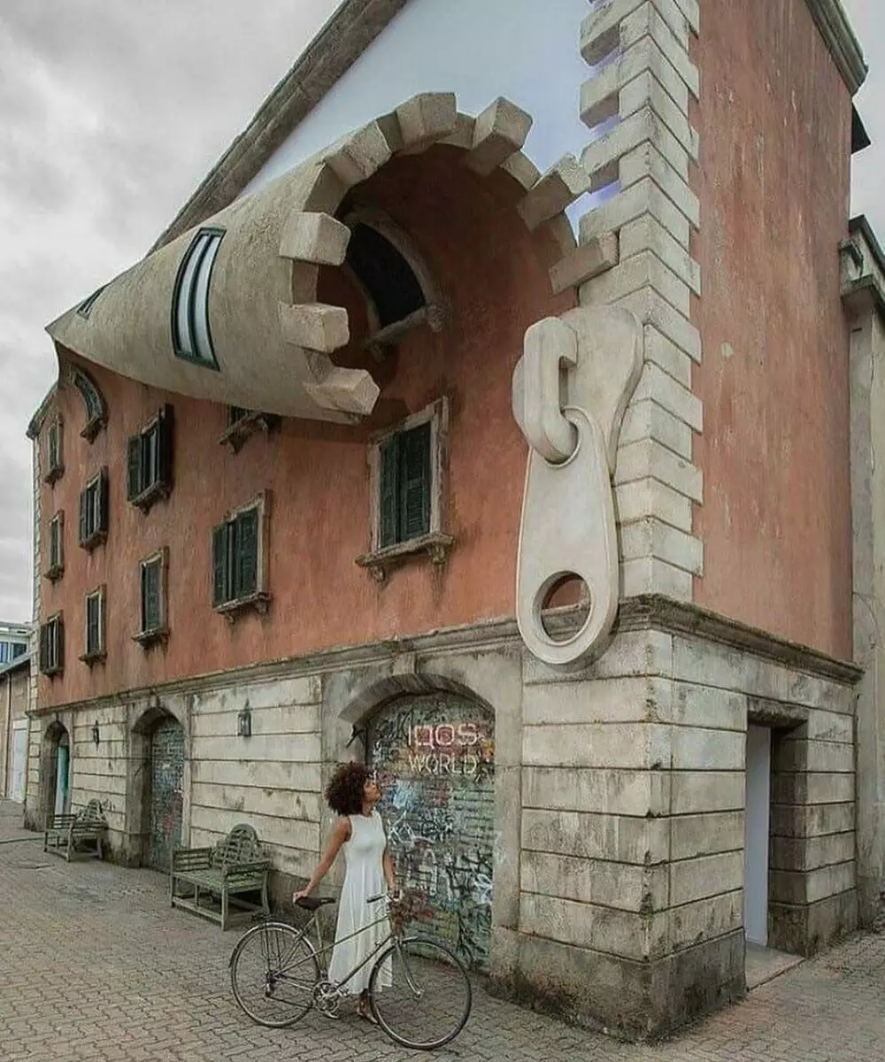 potret lucu waktu bikin pola tembok bangunan © 2021 instagram.com