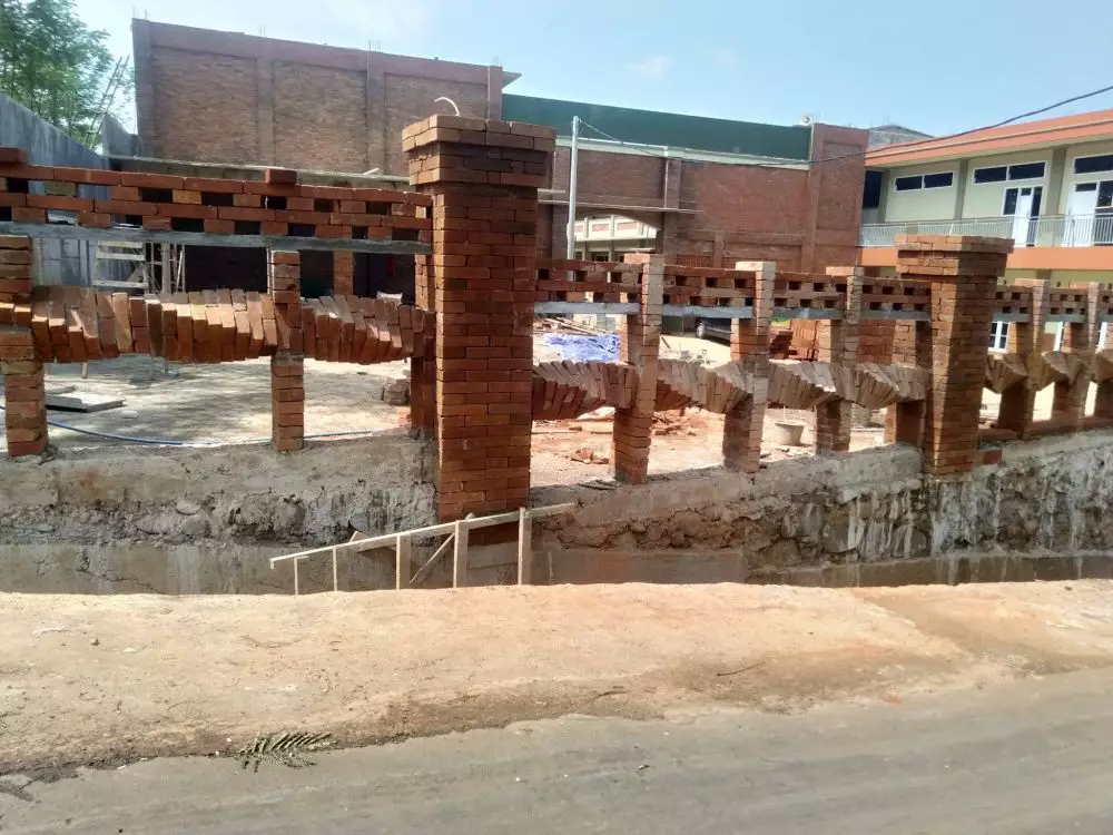 potret lucu waktu bikin pola tembok bangunan © 2021 instagram.com