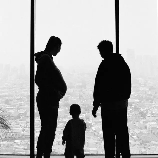 Potret maternity shoot Paula Verhoeven dari berbagai sumber