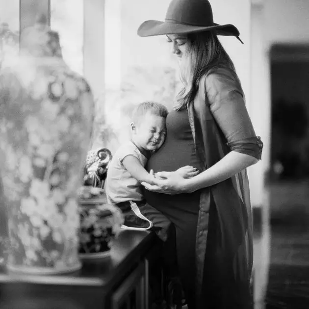 Potret maternity shoot Paula Verhoeven dari berbagai sumber