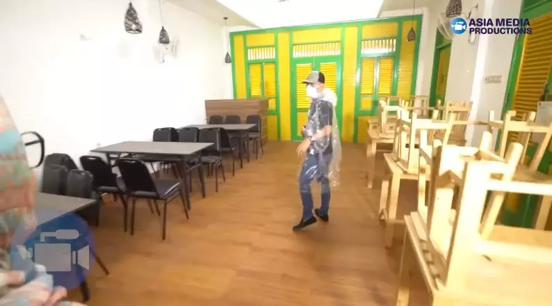 cara ayah Ayu Ting Ting desain restorannya © berbagai sumber