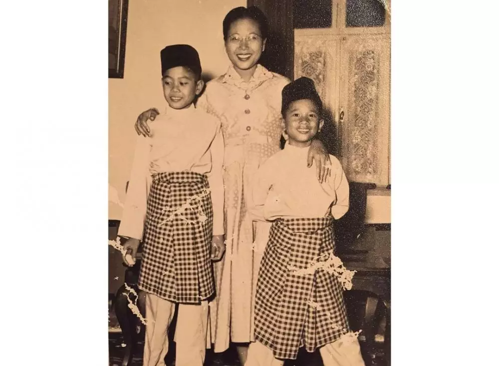 potret lawas ayah sophia latjuba © instagram