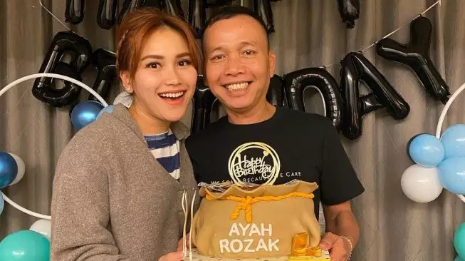 deretan perawatan ayah Rozak Berbagai sumber 