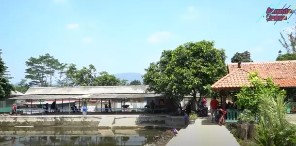 Potret pesantren Azis Gagap © YouTube