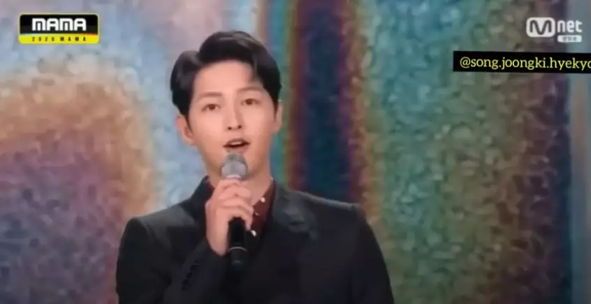 5 potret Song Joong-ki tampil di acara populer berbagai sumber 5 potret Song Joong-ki tampil di acara populer berbagai sumber
