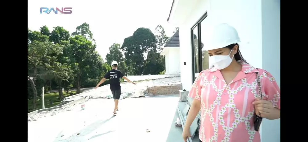 Raffi nagita cek kantor baru © 2021 brilio.net