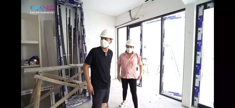 Raffi nagita cek kantor baru © 2021 brilio.net