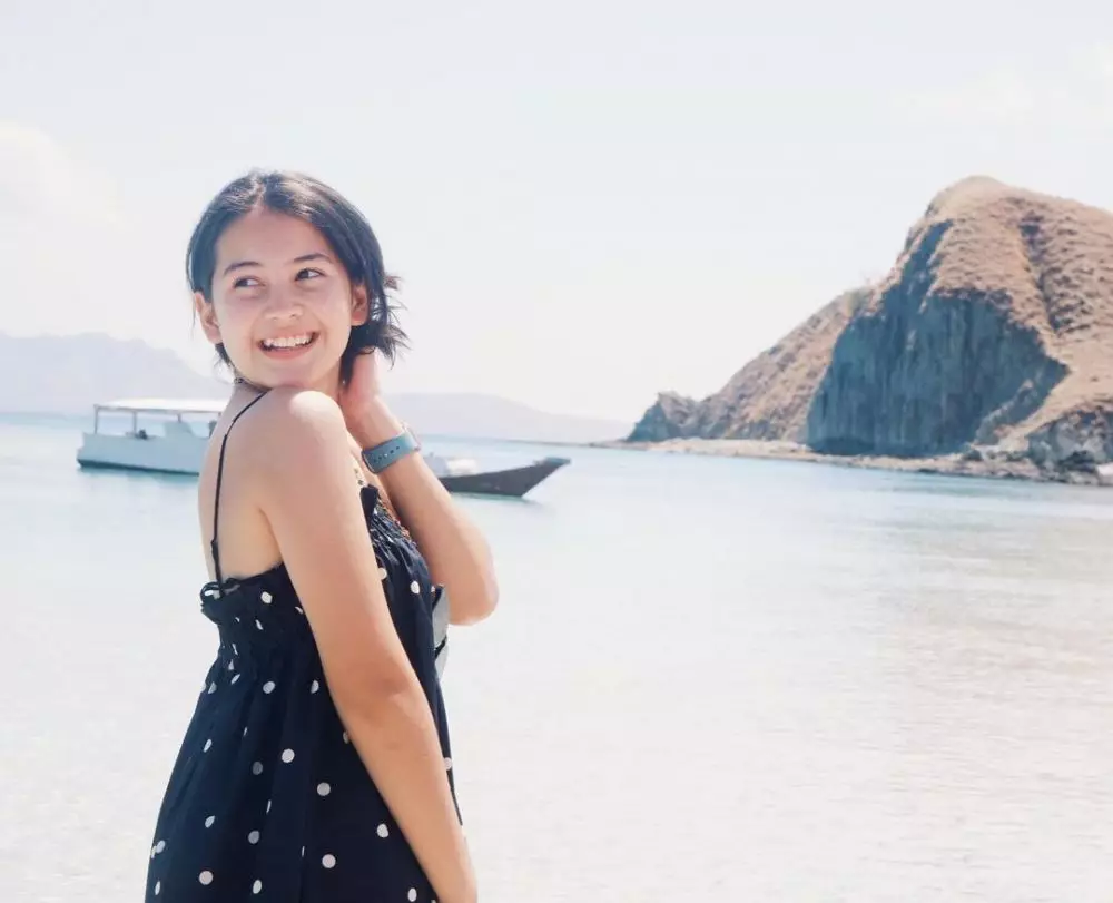 Sandrinna Michelle diving  Instagram  Sandrinna Michelle diving  Instagram