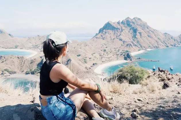 Sandrinna Michelle diving  Instagram  Sandrinna Michelle diving  Instagram