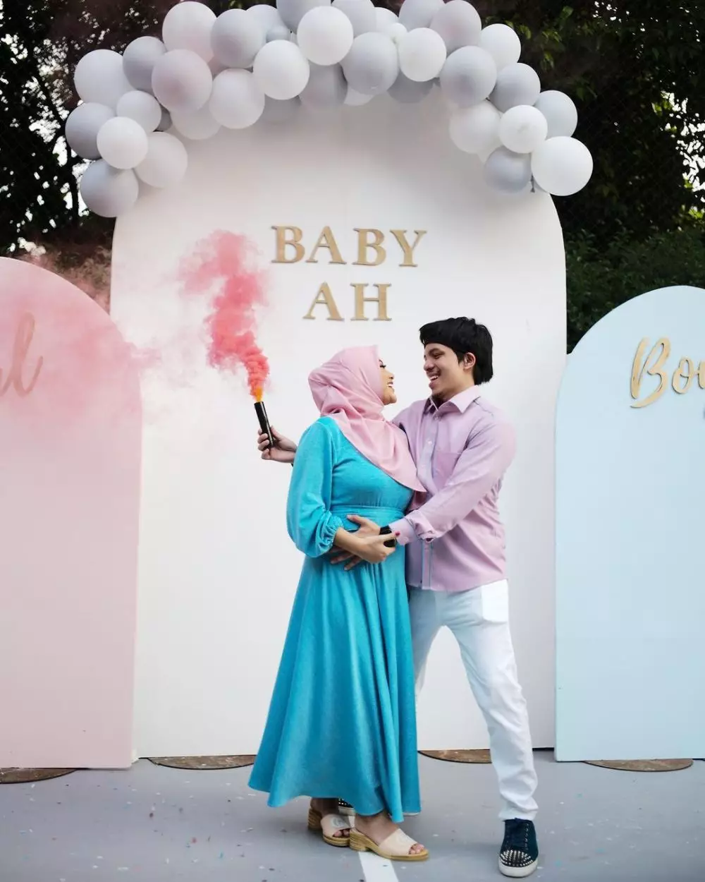 Cara Aurel Hermansyah mix and match busana saat hamil © 2021 brilio.net Cara Aurel Hermansyah mix and match busana saat hamil © 2021 brilio.net