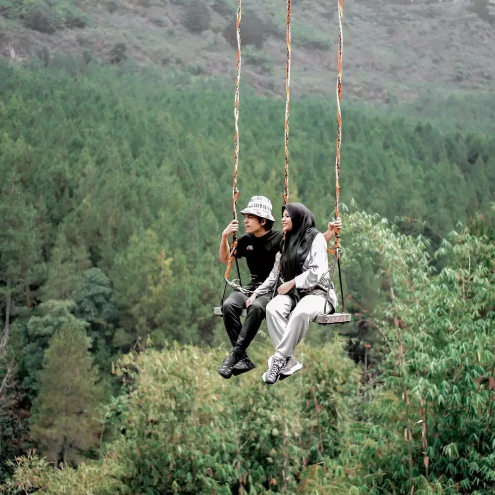 Cara Aurel Hermansyah mix and match busana saat hamil © 2021 brilio.net Cara Aurel Hermansyah mix and match busana saat hamil © 2021 brilio.net