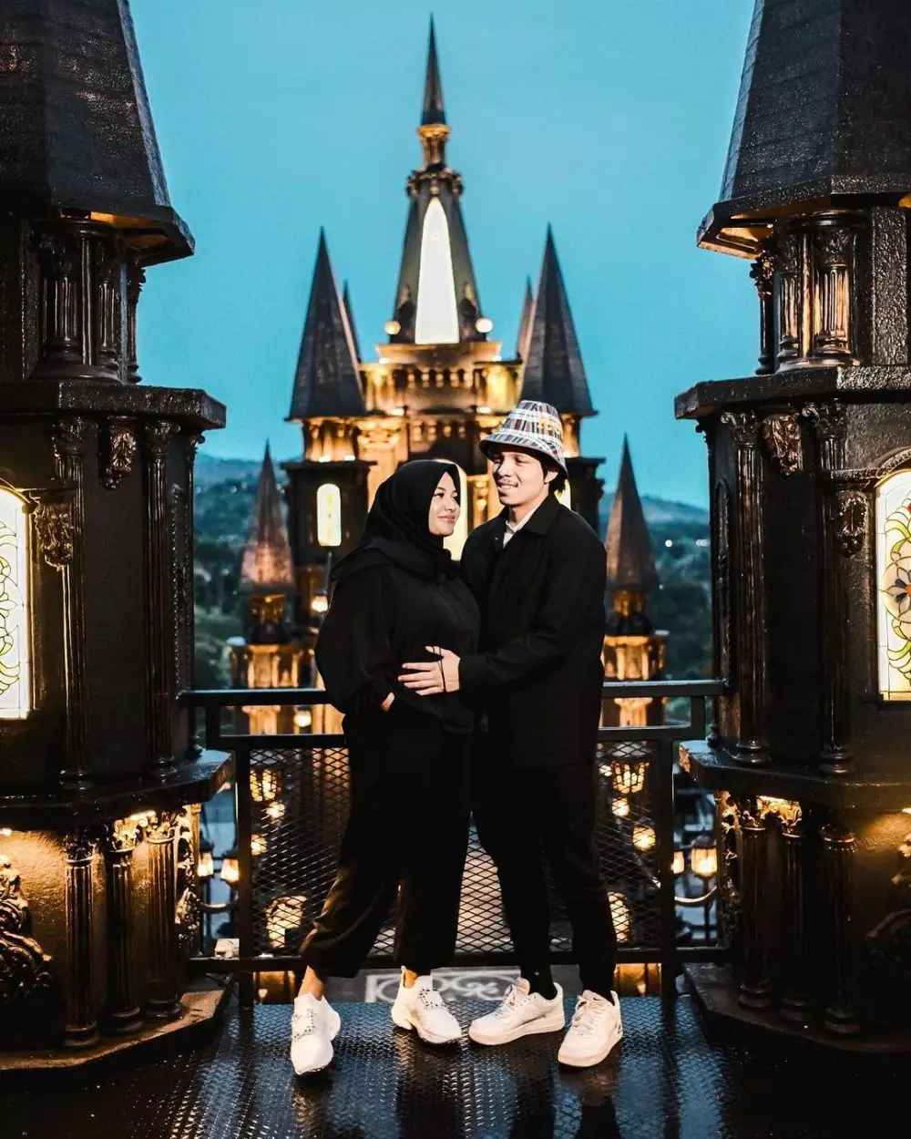 Cara Aurel Hermansyah mix and match busana saat hamil © 2021 brilio.net Cara Aurel Hermansyah mix and match busana saat hamil © 2021 brilio.net