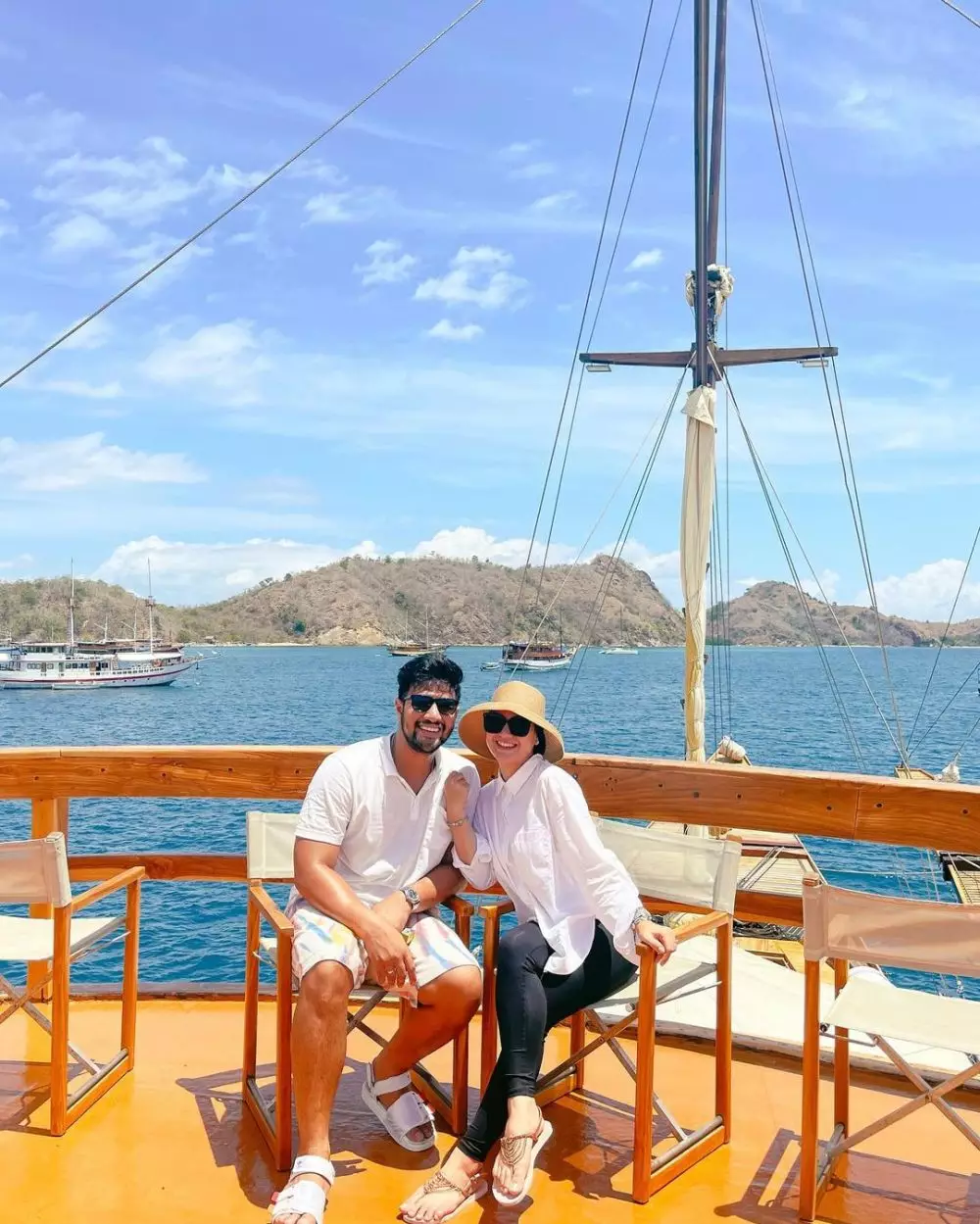 Padu padan outfit Irish Bella saat liburan © 2021 brilio.net Padu padan outfit Irish Bella saat liburan © 2021 brilio.net