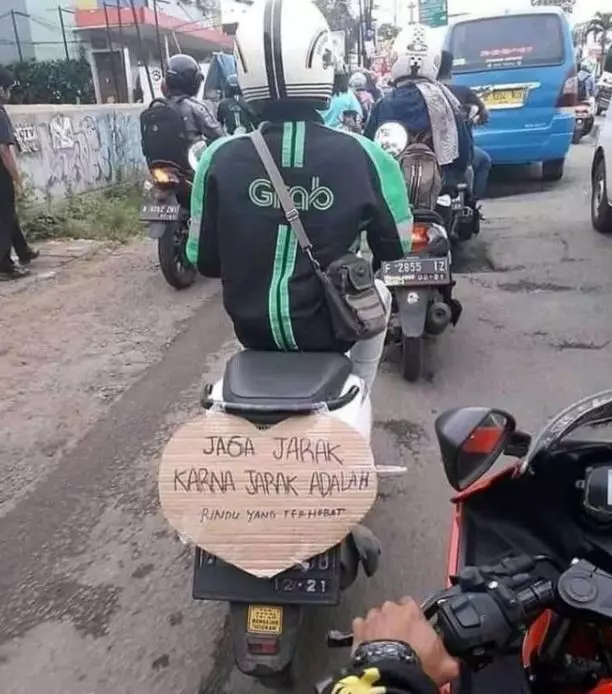 tulisan di sepeda motor yang romantis tapi bucin abis © 2021 1cak.com tulisan di sepeda motor yang romantis tapi bucin abis © 2021 1cak.com