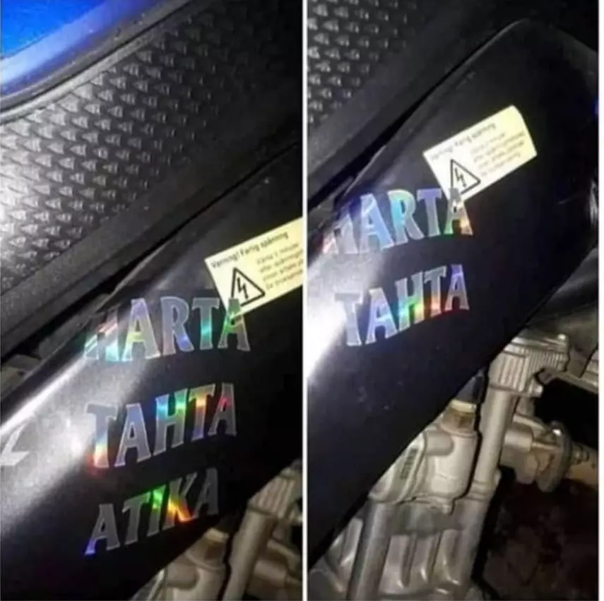 tulisan di sepeda motor yang romantis tapi bucin abis © 2021 1cak.com tulisan di sepeda motor yang romantis tapi bucin abis © 2021 1cak.com