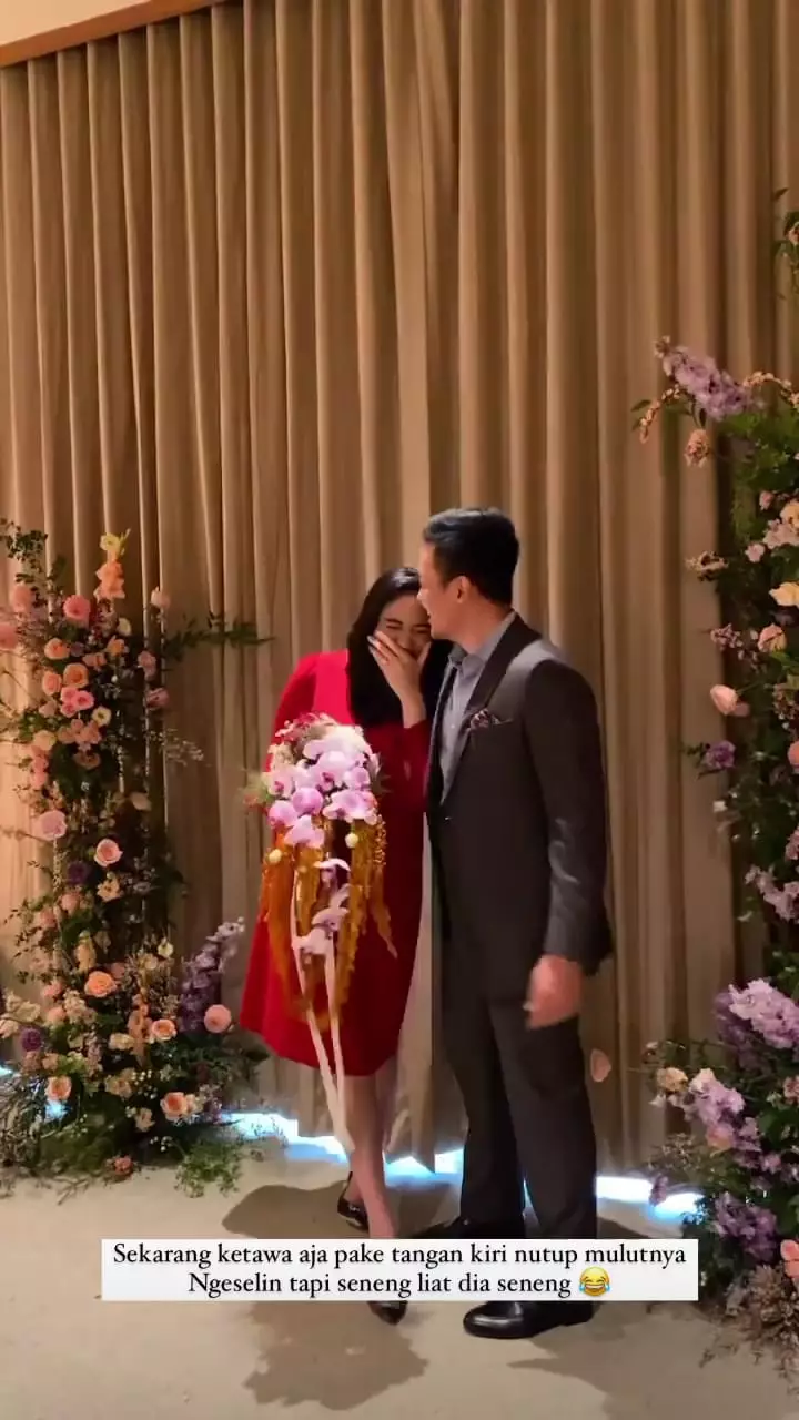 momen lamaran putri tanjung © instagram momen lamaran putri tanjung © instagram