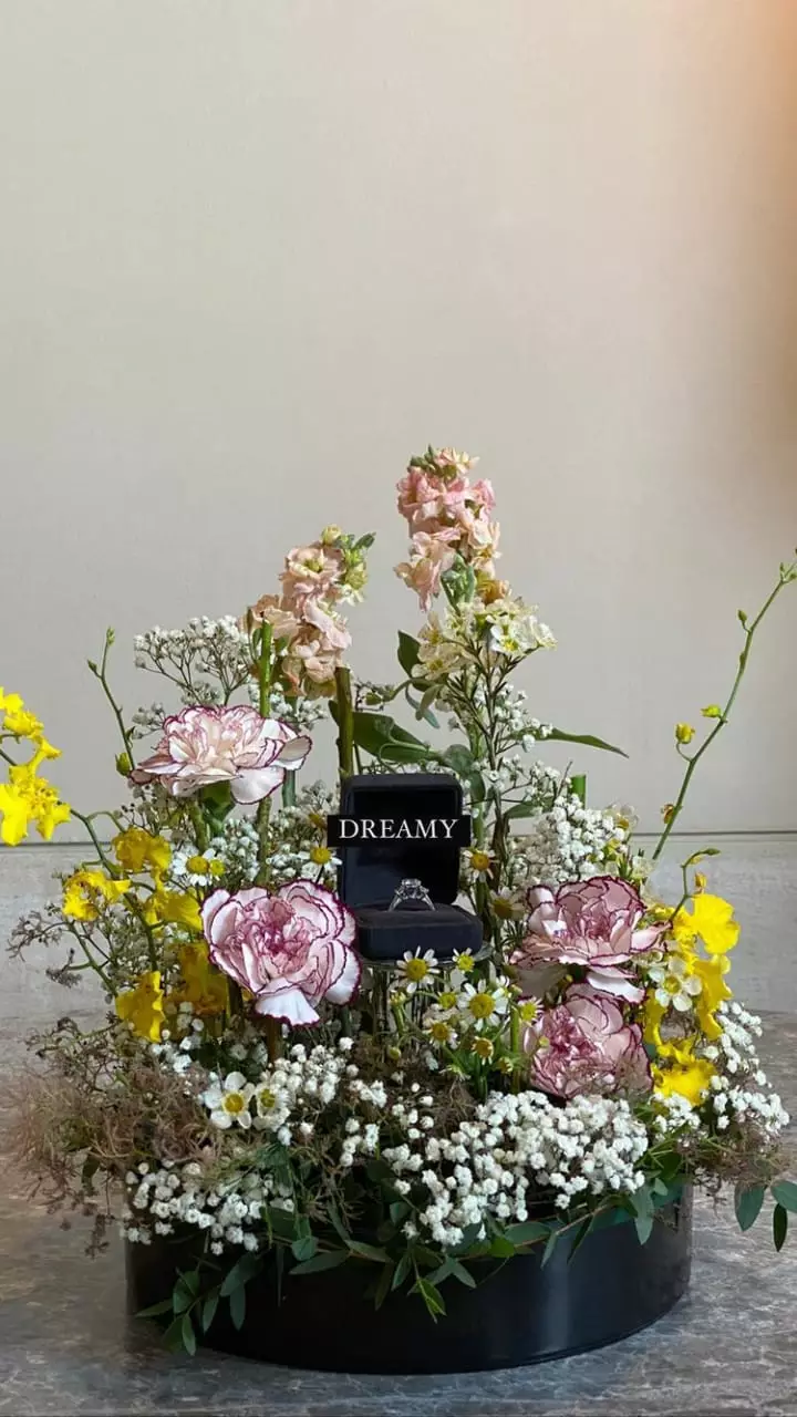 momen lamaran putri tanjung © instagram momen lamaran putri tanjung © instagram