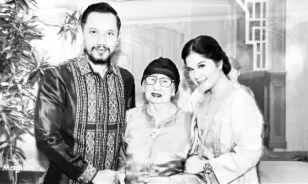 foto Annisa Pohan bareng Ibu Ageng dari berbagai sumber
