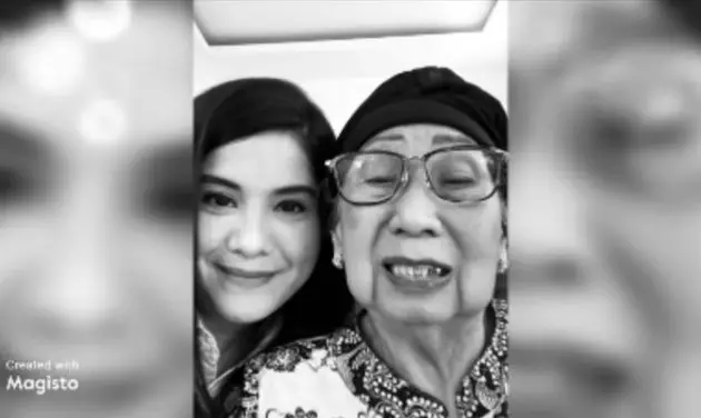 foto Annisa Pohan bareng Ibu Ageng dari berbagai sumber