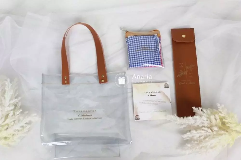 suvenir seleb di momen tasyakuran © instagram