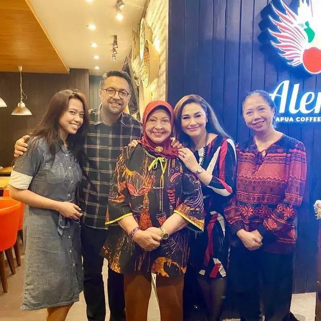 Potret anak angkat Nia Zulkarnaen © 2021 brilio.net