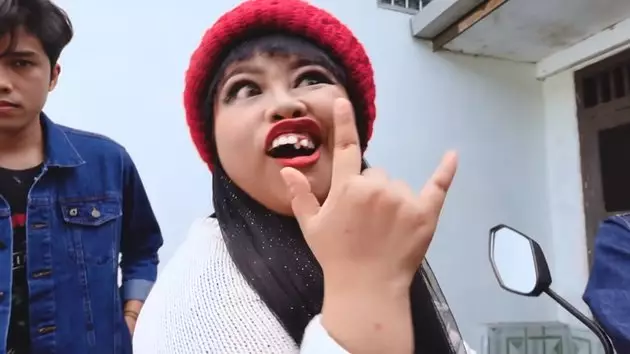 Potret Kekeyi cover MV Lisa Blackpink 'Lalisa' © YouTube/Rahmawati Kekeyi Putri Cantikka Potret Kekeyi cover MV Lisa Blackpink 'Lalisa' © YouTube/Rahmawati Kekeyi Putri Cantikka