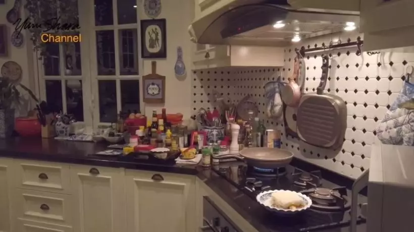 Ide menata dapur Yuni Shara © 2021 brilio.net