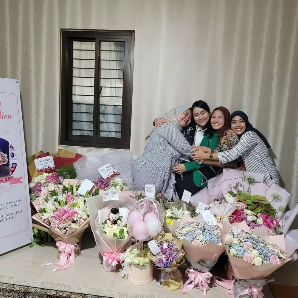 adik ayu ting ting lulus © 2021 Instagram