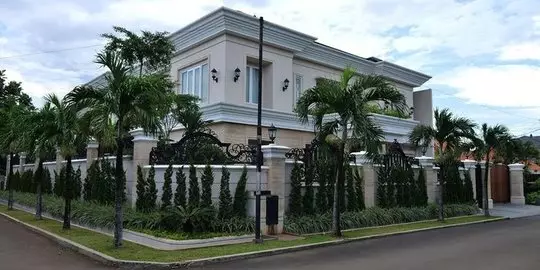 rumah seleb bergaya American style Berbagai sumber 