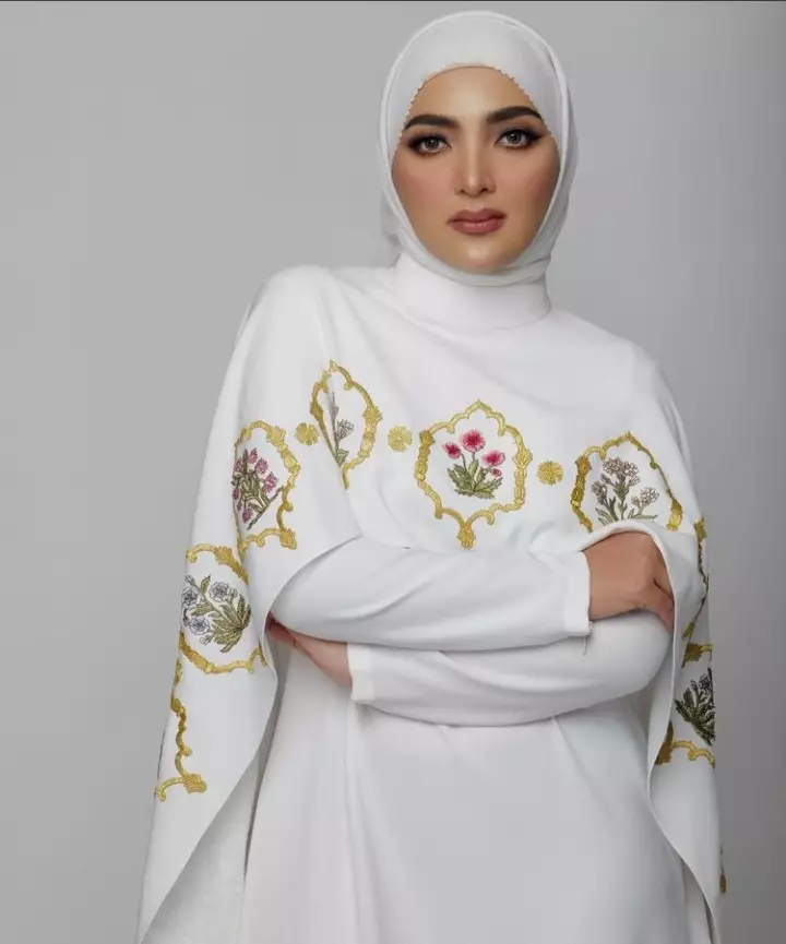 Gaya Ashanty saat kenakan hijab Instagram/@ashanty_ash