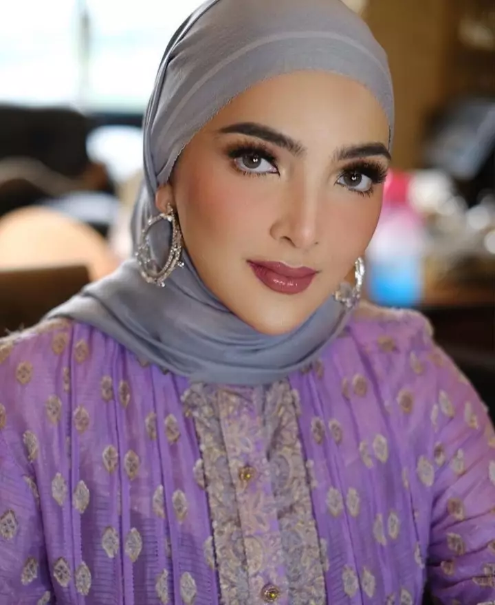 Gaya Ashanty saat kenakan hijab Instagram/@ashanty_ash