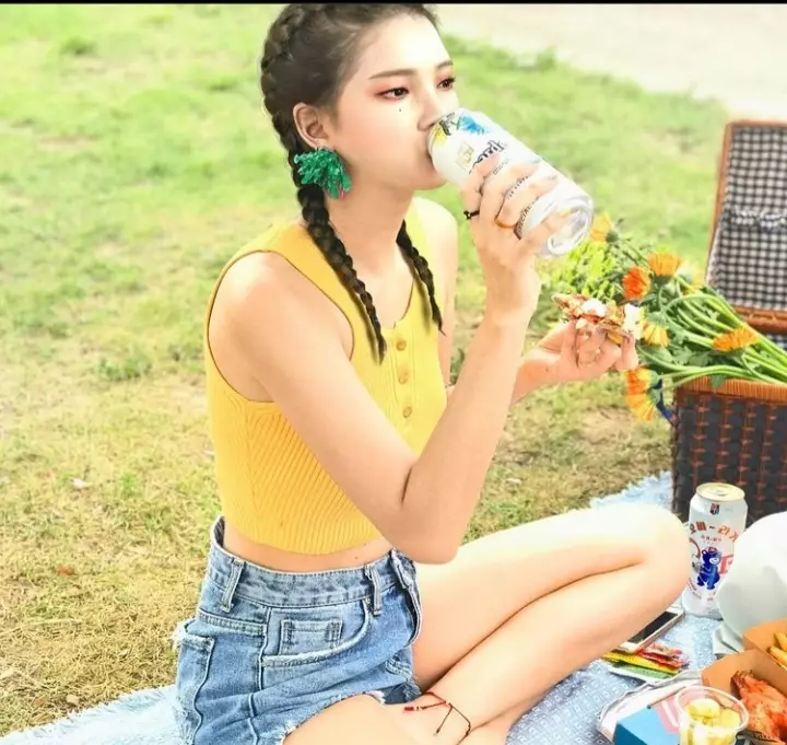 Potret Rozy selebgram robot Instagram/@rozy.gram