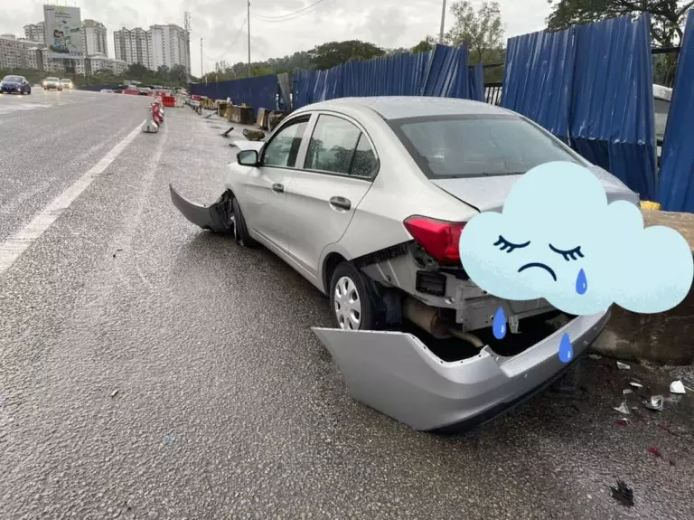 Cerita miris kakek tanggung biaya perbaikan mobil © Facebook