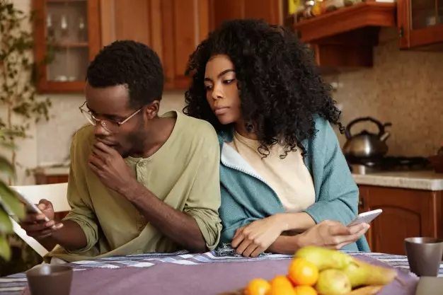 Pantun lucu untuk pacar yang cemburu © 2021 brilio.net Pantun lucu untuk pacar yang cemburu © 2021 brilio.net