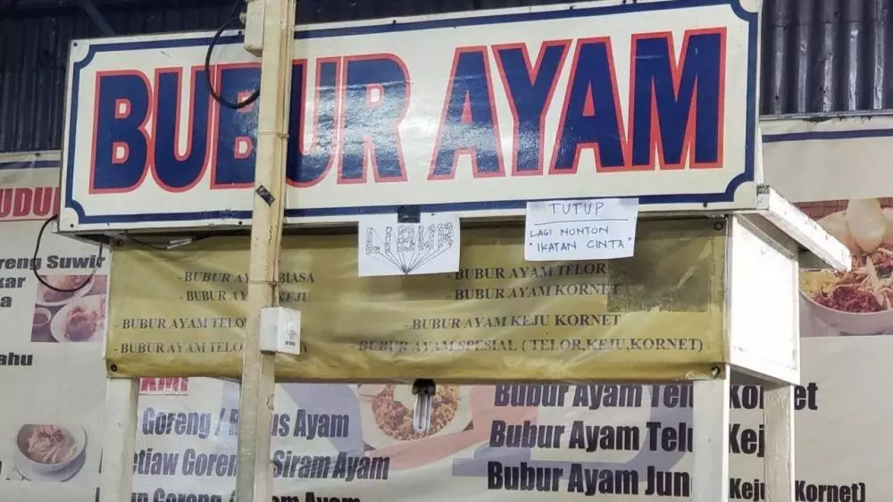 spanduk alasan toko libur nyeleneh pol © 2021 1cak.com