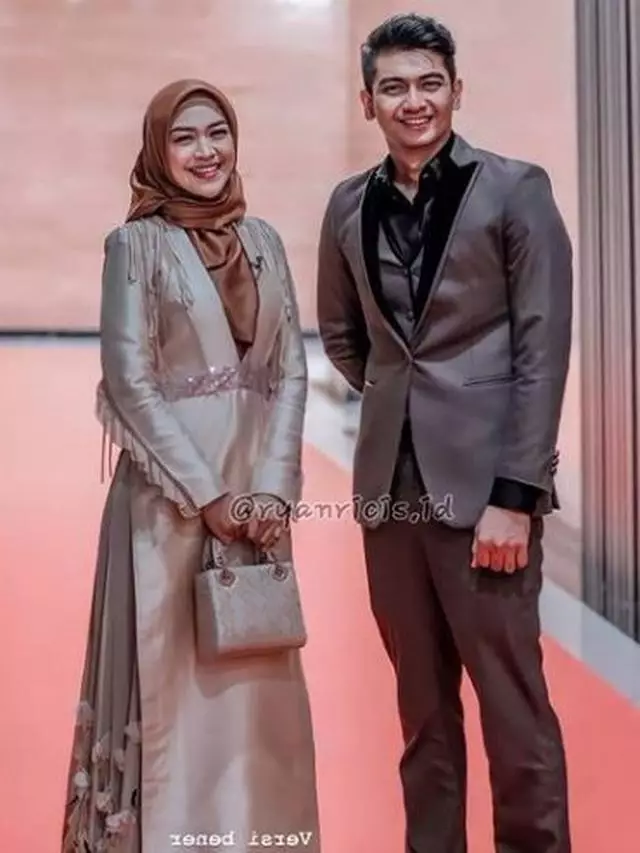 kisah cinta ria ricis dan teuku ryan © instagram kisah cinta ria ricis dan teuku ryan © instagram