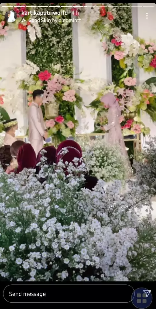 Momen Kartika Putri hadiri lamaran icis Instagram/@kartikaputriworld