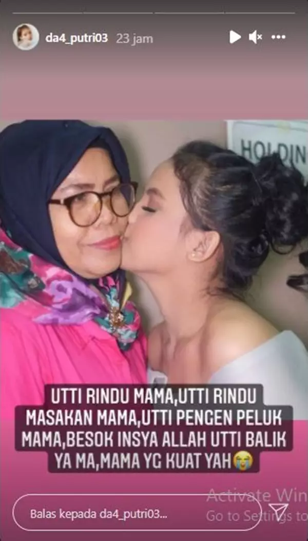 Momen kenangan Putri DA bersama ibu © Instagram/@da4_putri03 Momen kenangan Putri DA bersama ibu © Instagram/@da4_putri03