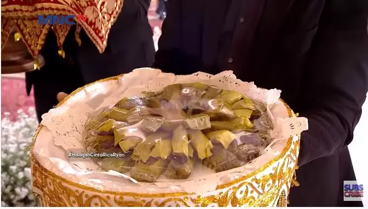 seserahan lamaran teuku ryan dan ria ricis © berbagai sumber seserahan lamaran teuku ryan dan ria ricis © berbagai sumber