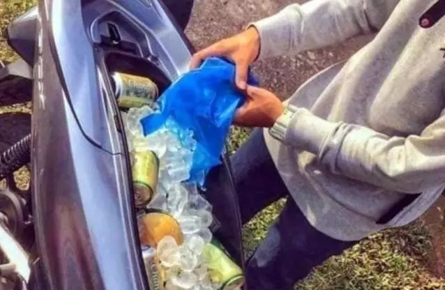 potret lucu isi jok motor nyeleneh banget nih © 2021 1cak.com