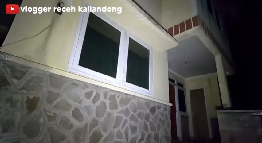 vila penuh barang artistik © 2021 YouTube vila penuh barang artistik © 2021 YouTube
