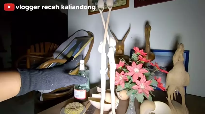 vila penuh barang artistik © 2021 YouTube vila penuh barang artistik © 2021 YouTube