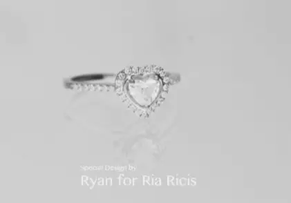 Beda cincin lamaran icis dan lesty dari berbagai sumber